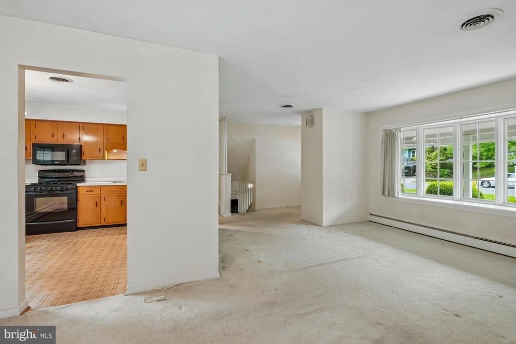 Photo of 205 TULIP DRIVE
