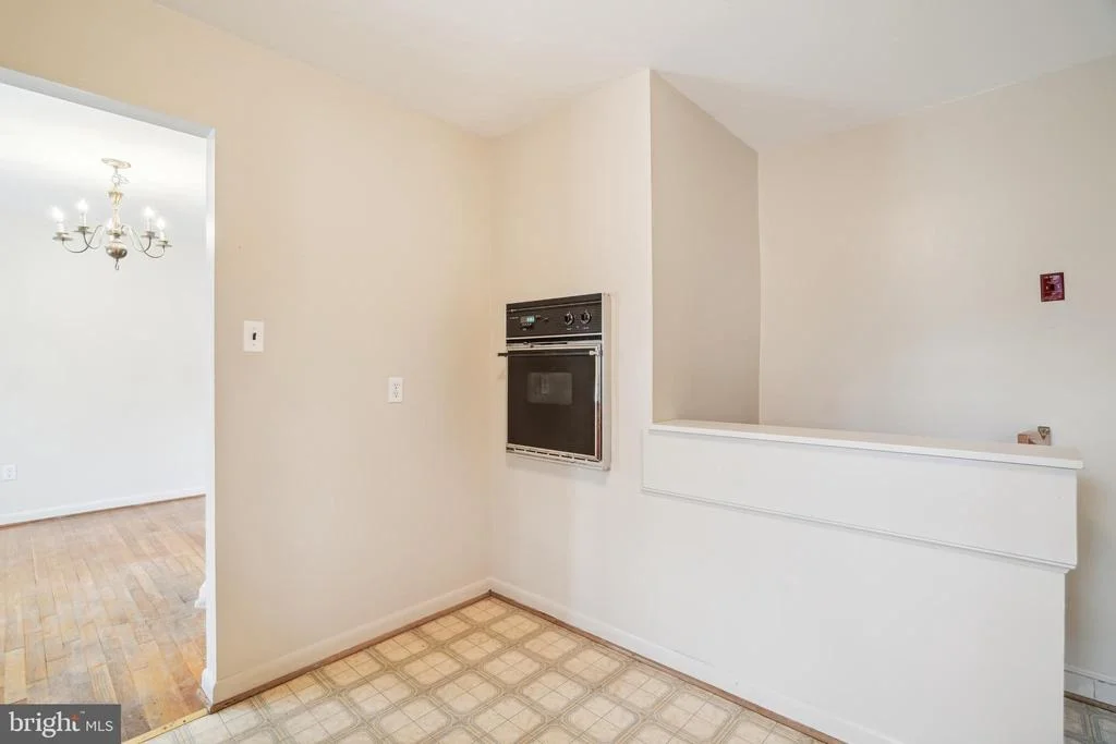 Photo of 5906 PARKWAY DRIVE