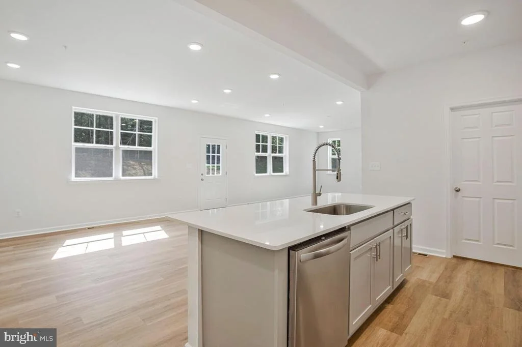 Photo of 900 WALNUT AVENUE