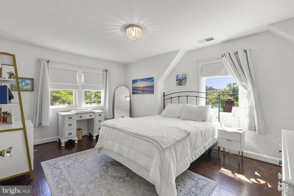 Photo of 9504 BILTMORE DRIVE
