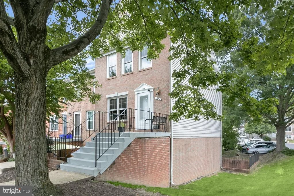Photo of Unit 191 at 1842 BRONZEGATE BOULEVARD