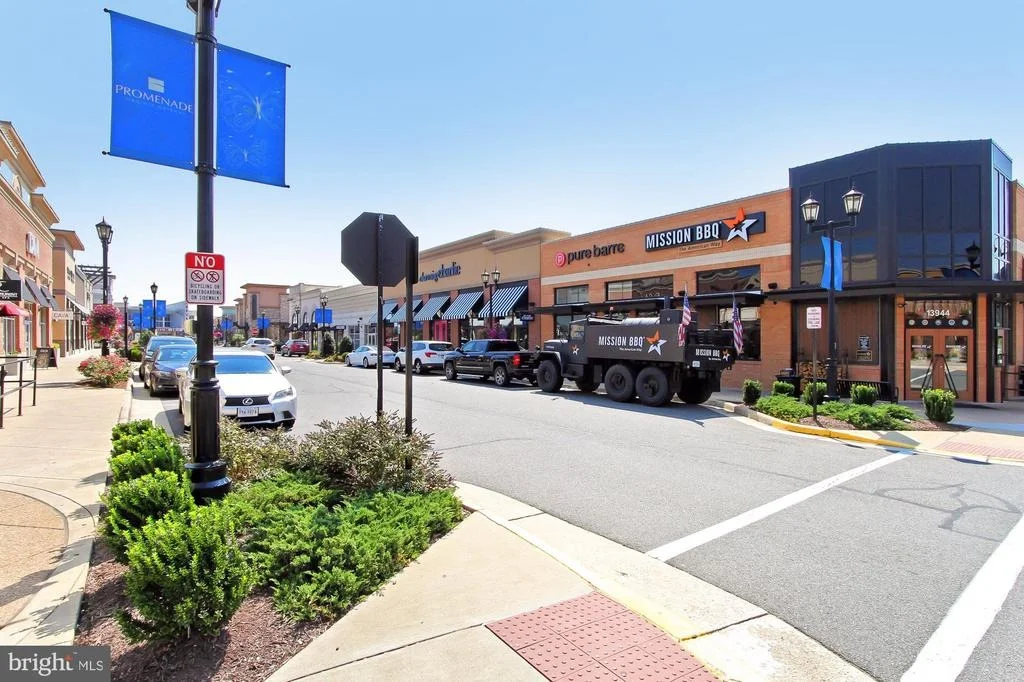 Photo of 6715 SELBOURNE LANE
