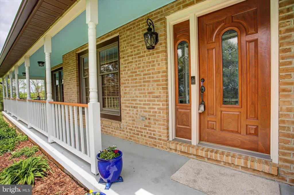 Photo of 8001 MAPLEVILLE ROAD