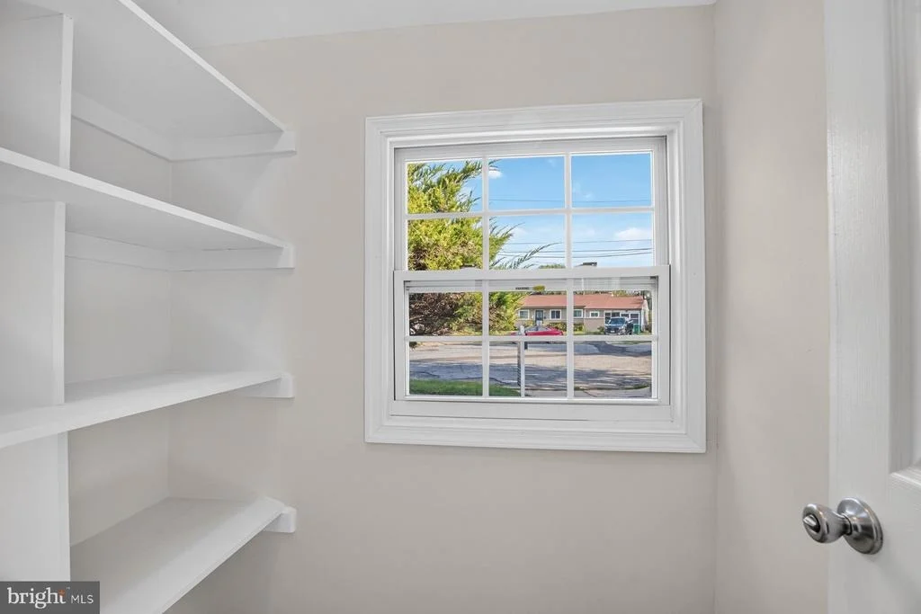 Photo of 6204 AUTH ROAD