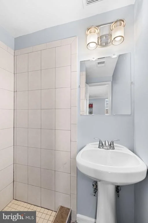 Photo of 6104 BROADWICK COURT