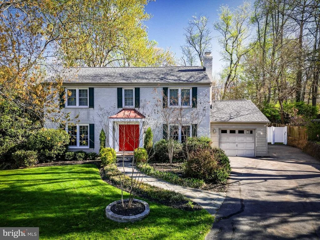 Photo of 6 STARLIGHT COURT