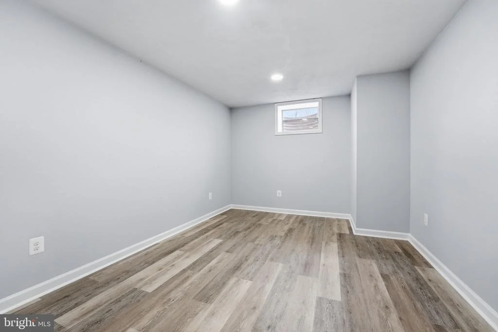 Photo of 984 OAK PARK