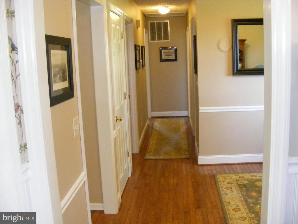 Photo of 17104 WATERLOO ROAD