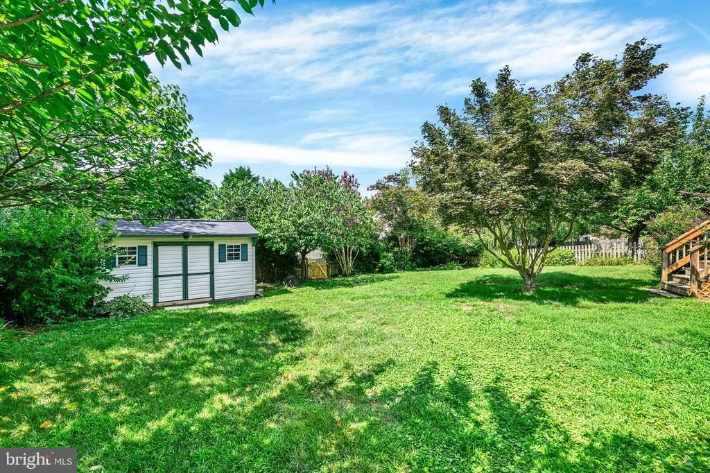 Photo of 1420 MOONSHADOW ROAD