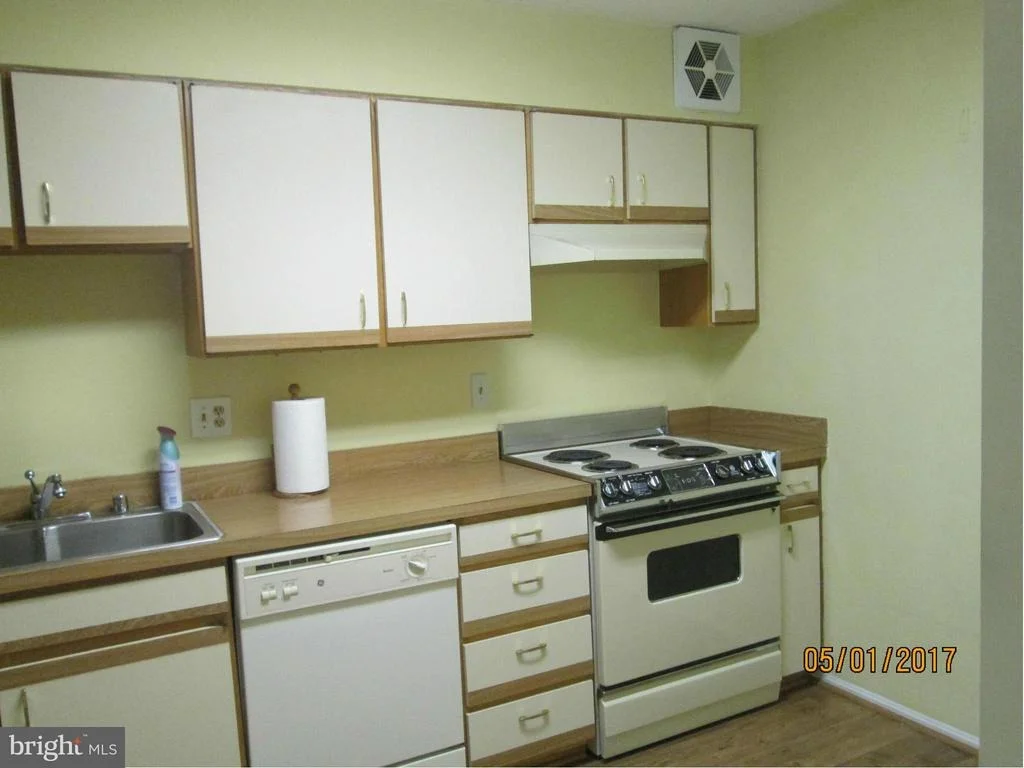 Photo of Unit 1405 at 15101 INTERLACHEN DRIVE