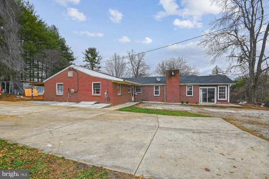 Photo of 307 CROWL ROAD