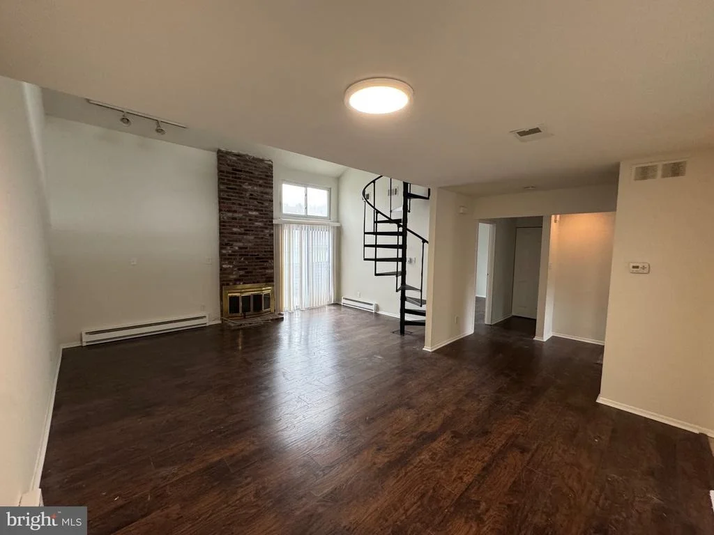 Photo of 502 BROMLEY ESTATE