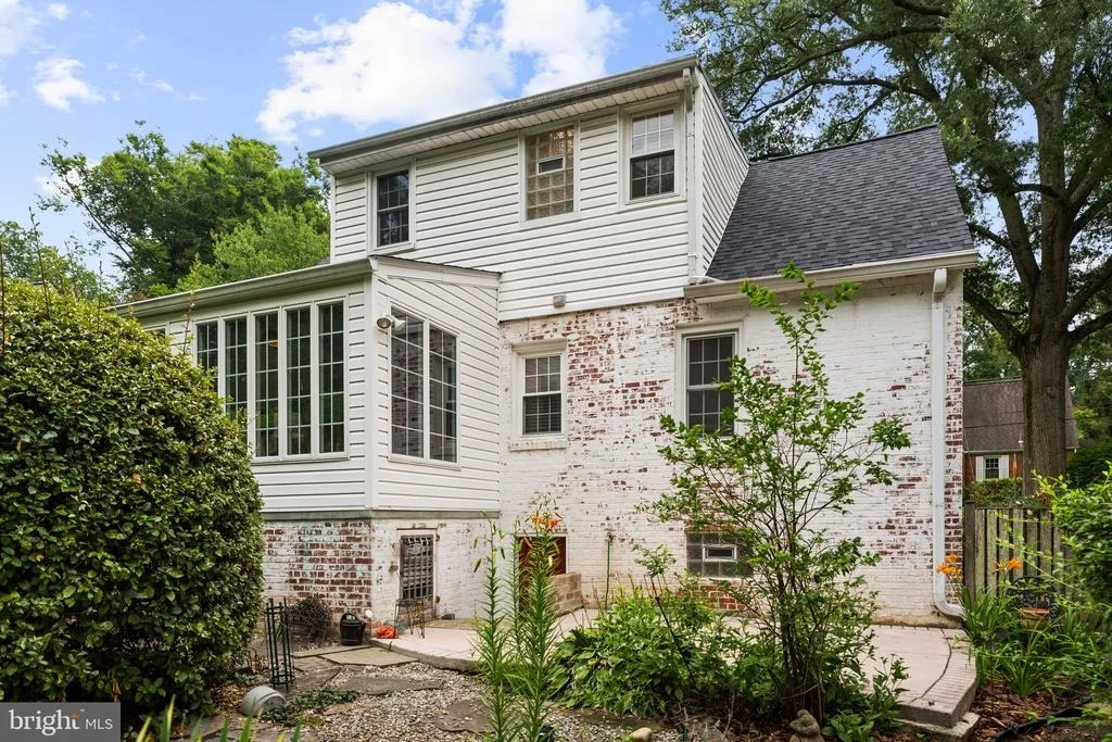 Photo of 404 LEXINGTON DRIVE