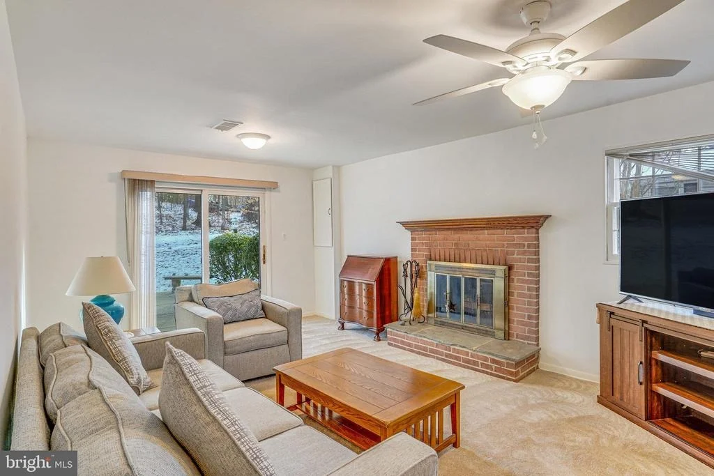 Photo of 4825 KINGSTON DRIVE