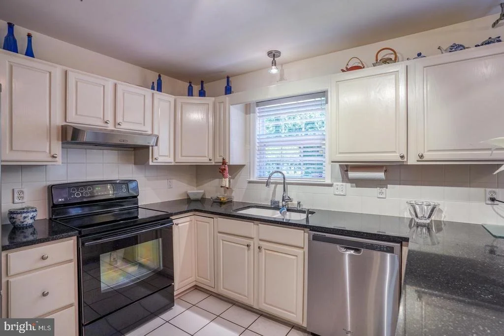 Photo of 305 PEBBLE VALLEY PLACE