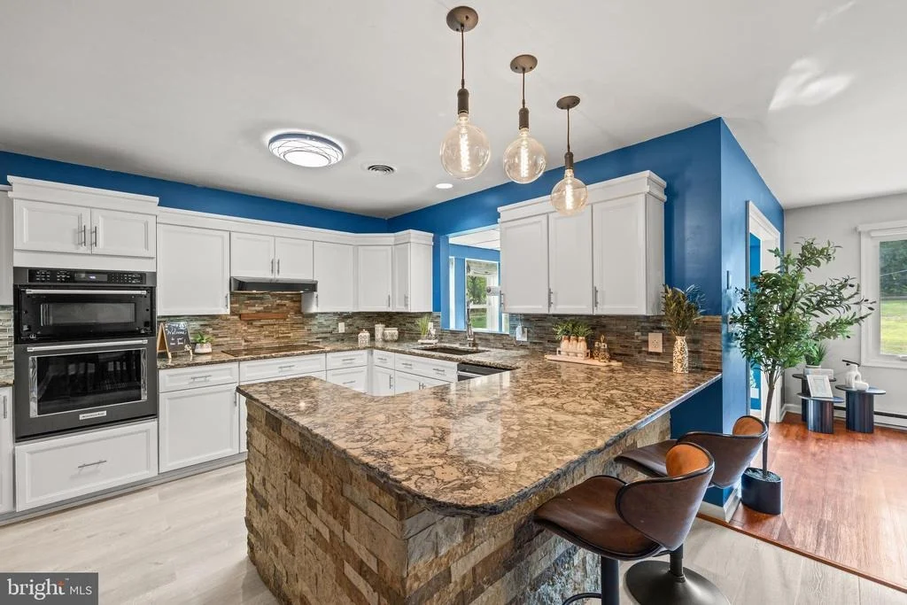 Photo of 223 PINEVIEW DRIVE
