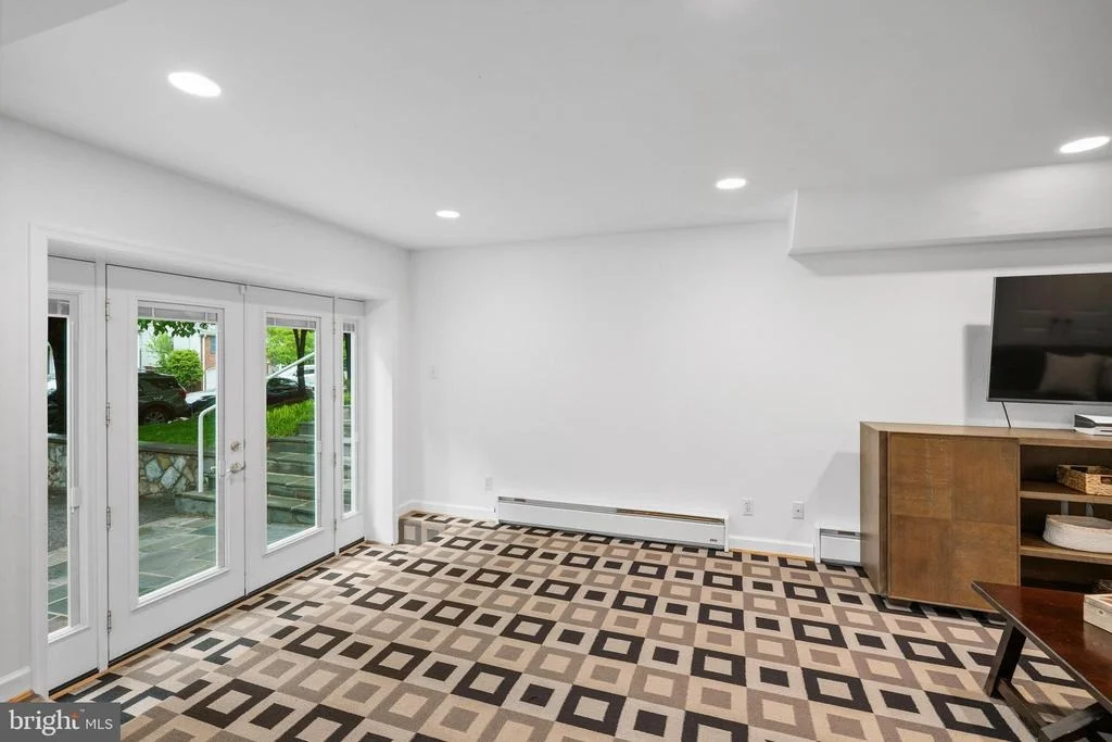 Photo of 7301 SUMMIT AVENUE
