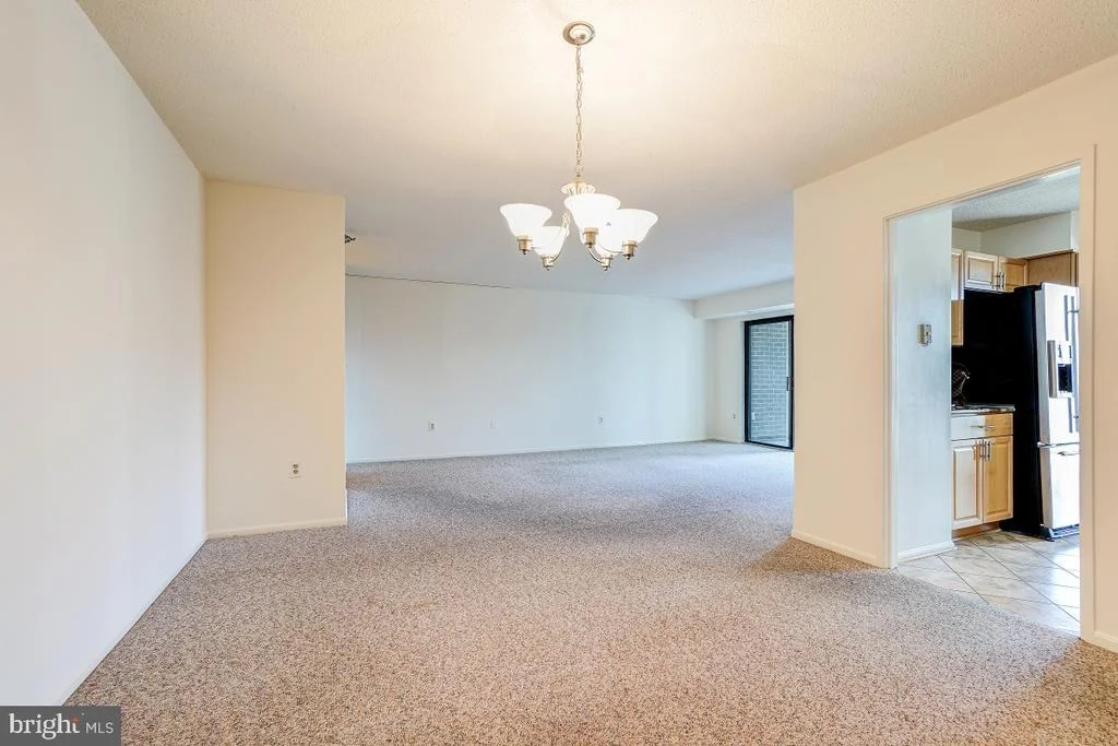 Photo of Unit 41014 at 15100 INTERLACHEN DRIVE