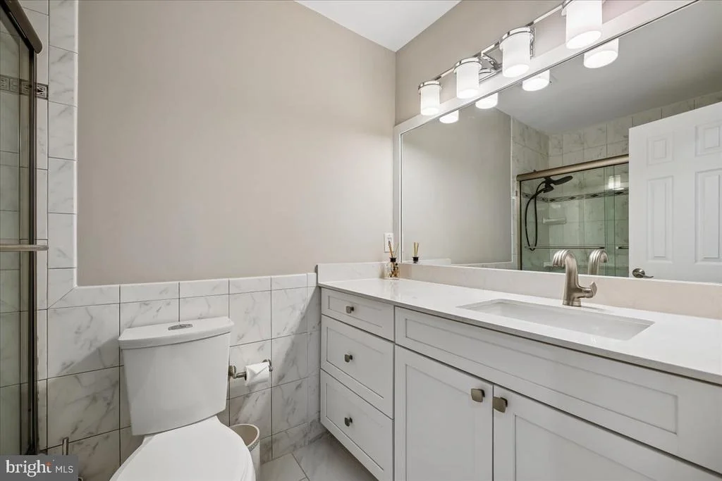 Photo of 6 CRESTVIEW COURT