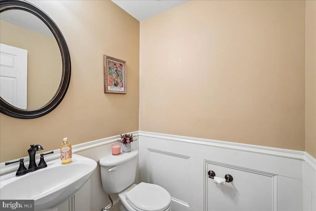 Photo of 320 N CONSTITUTION WAY