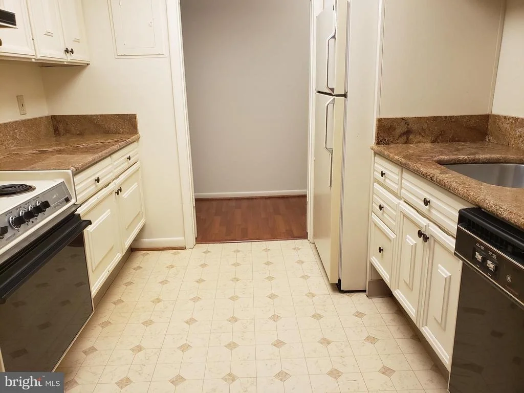 Photo of Unit 82A at 3630 GLENEAGLES DRIVE