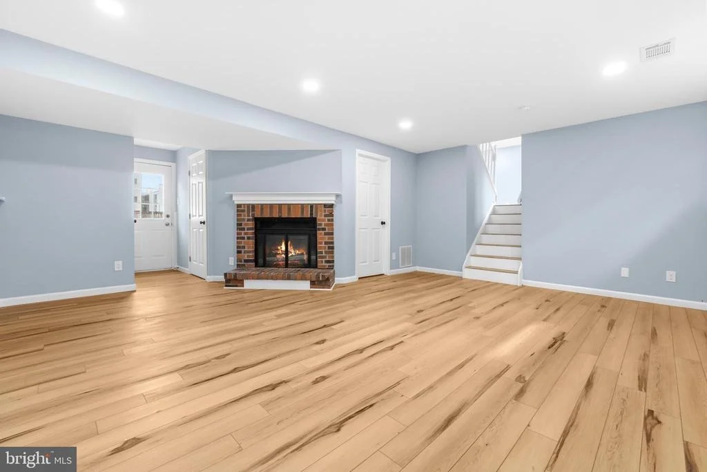 Photo of 452 CENTER STREET