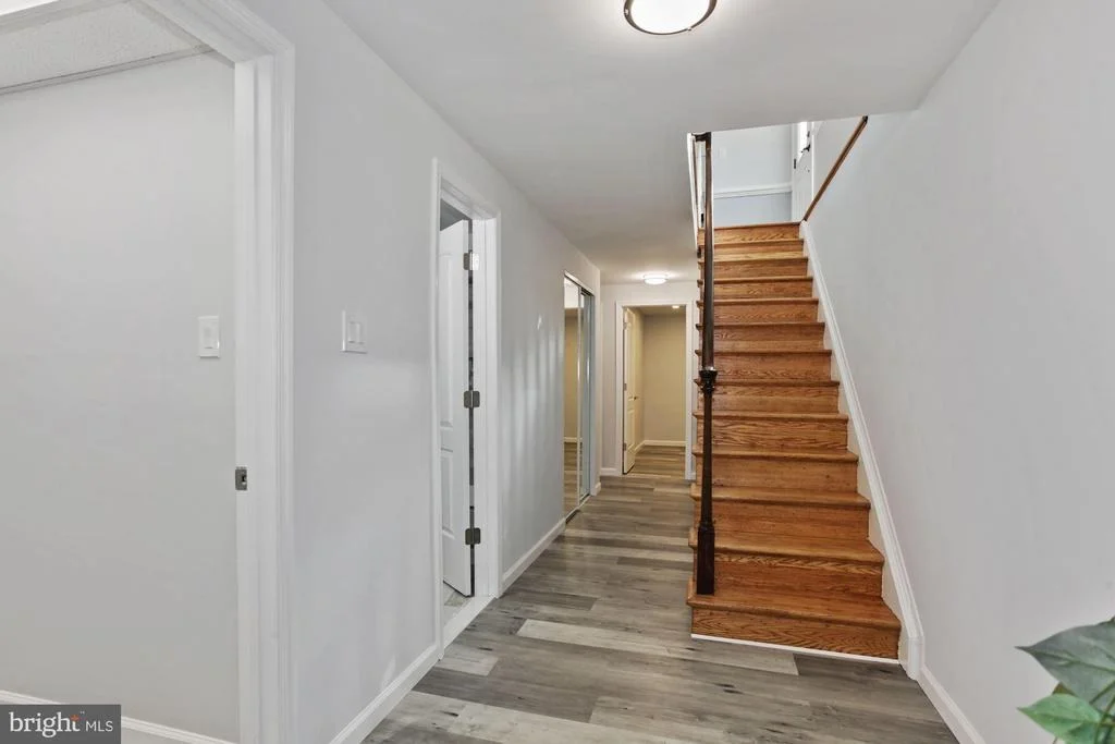 Photo of 6815 GILLINGS ROAD
