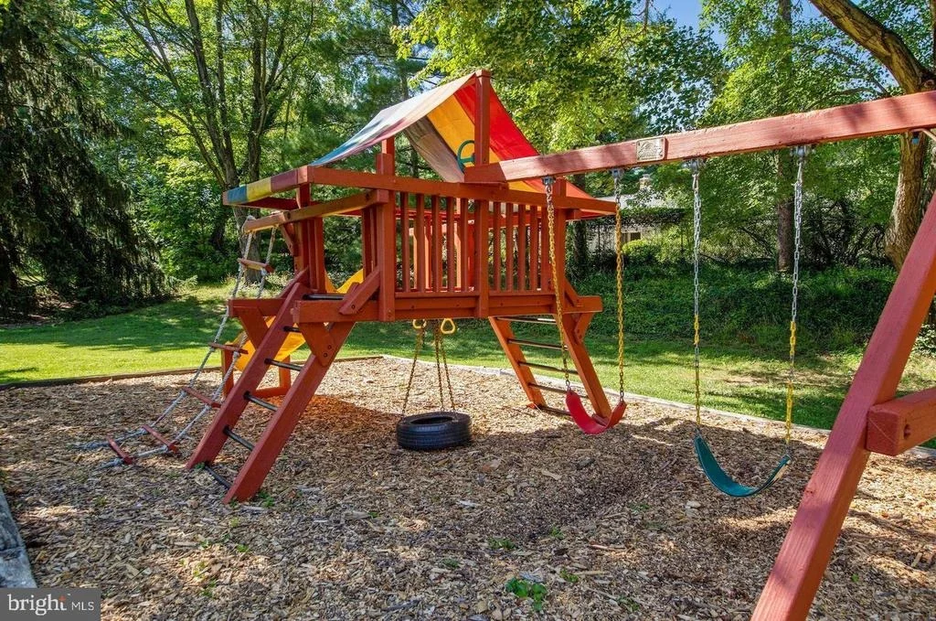Photo of 14028 BREEZE HILL LANE