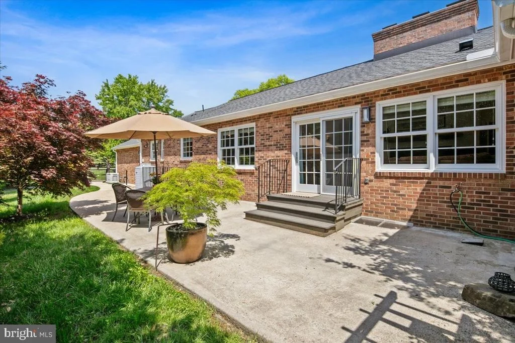 Photo of 9352 MOUNT VERNON CIRCLE