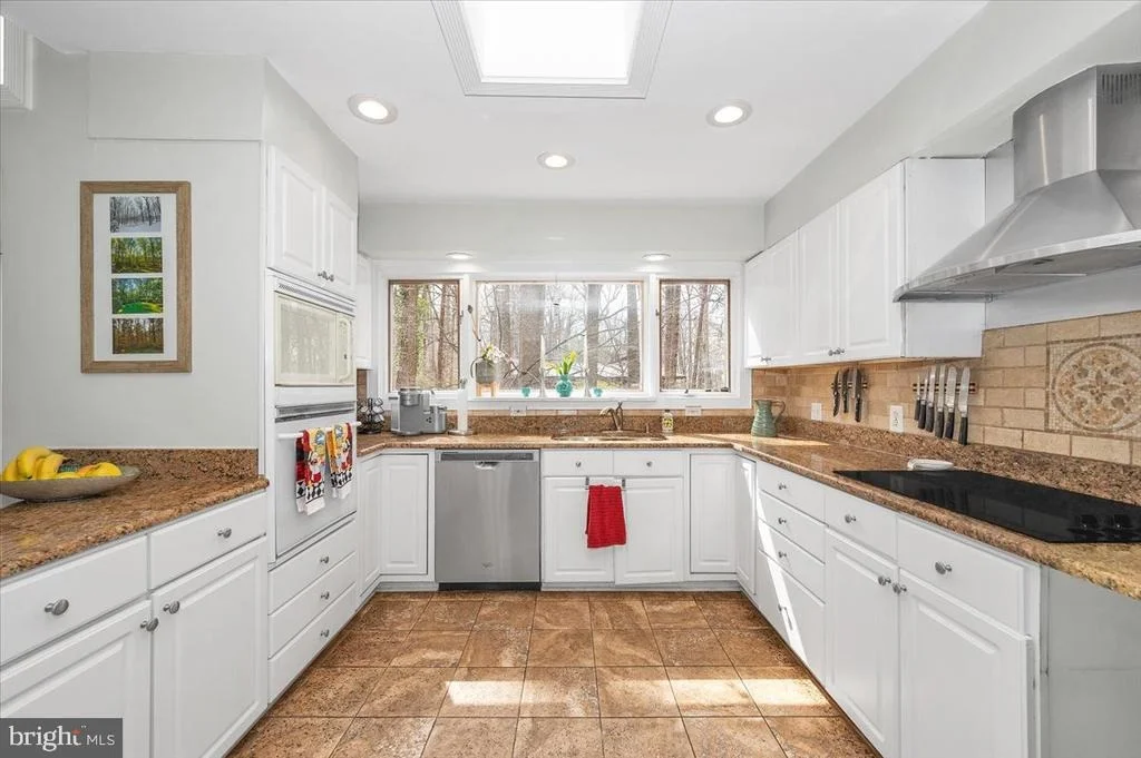 Photo of 10101 LLOYD ROAD