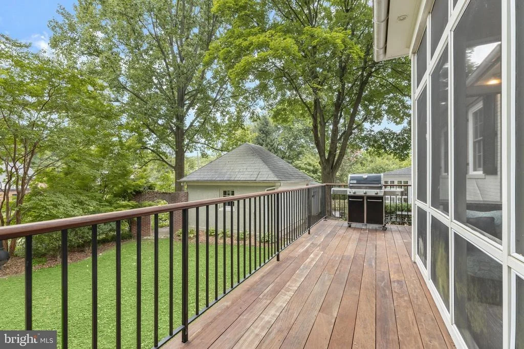 Photo of 210 NORTHFIELD PLACE