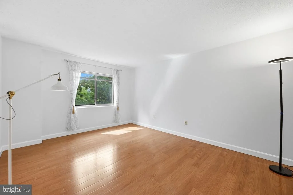 Photo of Unit 4124 at 15100 INTERLACHEN DRIVE