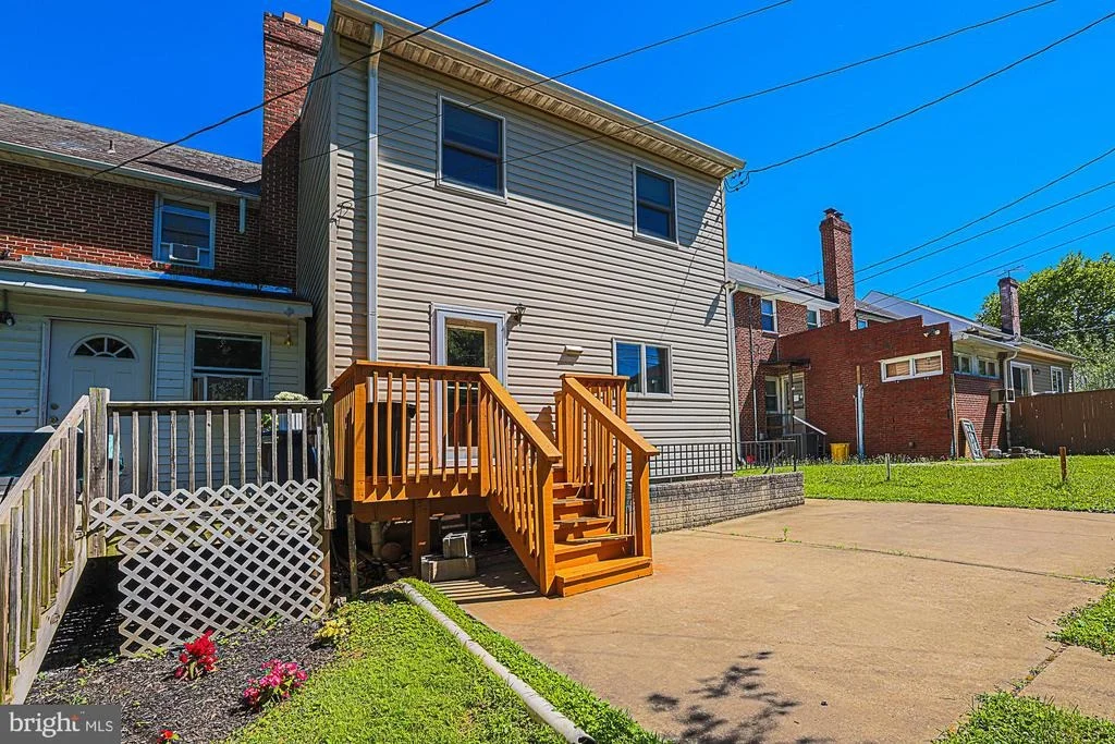 Photo of 3910 LABYRINTH ROAD