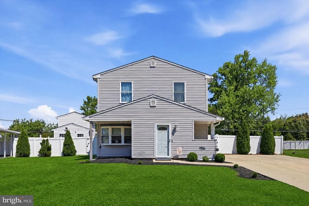 Photo of 401 STONYBROOK DRIVE