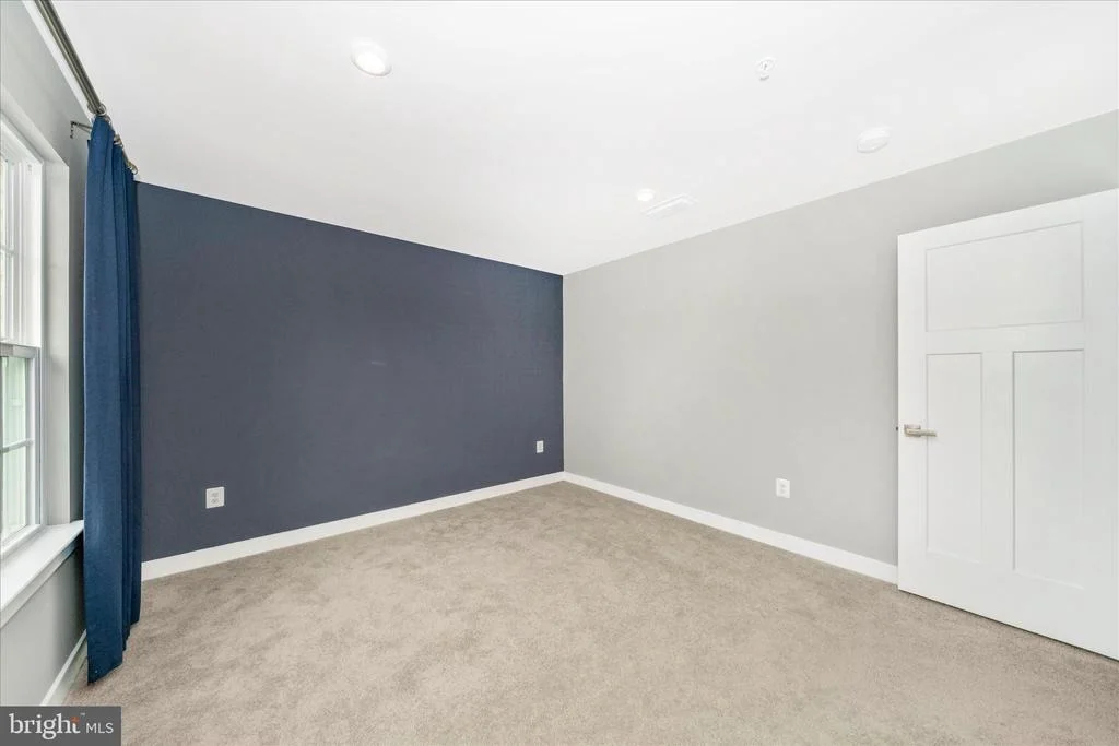 Photo of 904 MIDBROOK LN LANE