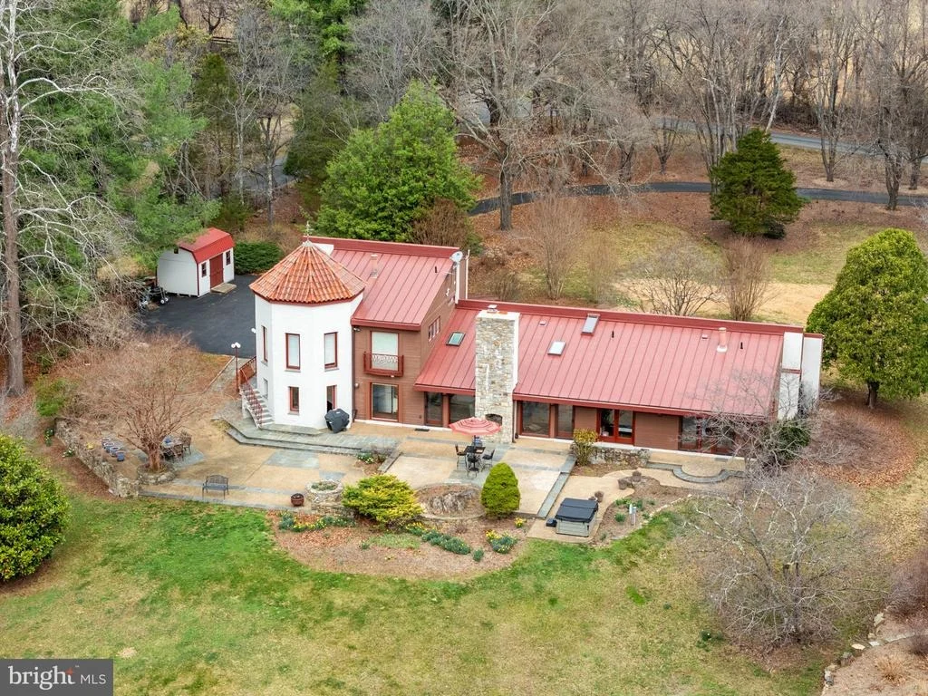 Photo of 3850 COBBLER MOUNTAIN ROAD