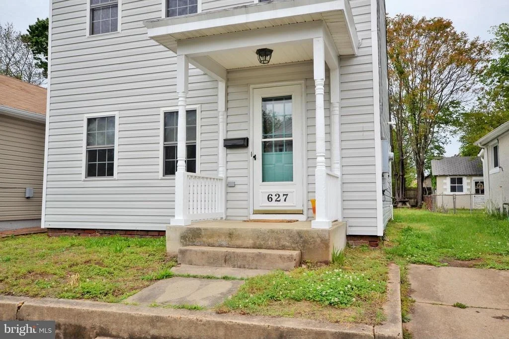 Photo of 627 STUART STREET