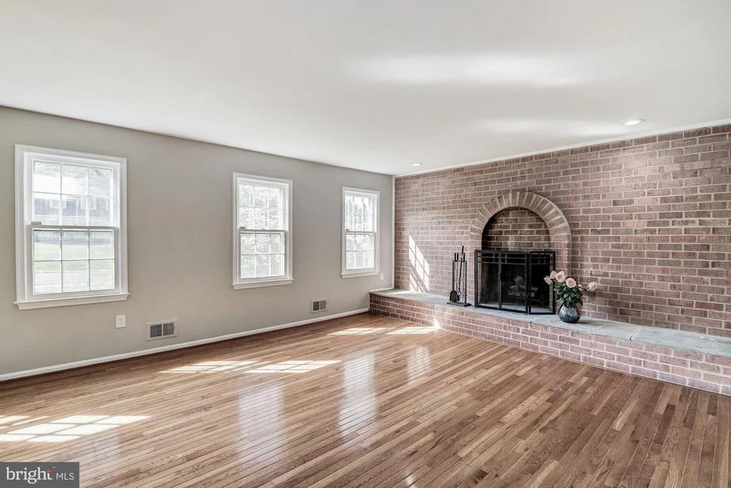 Photo of 15020 WELLWOOD ROAD