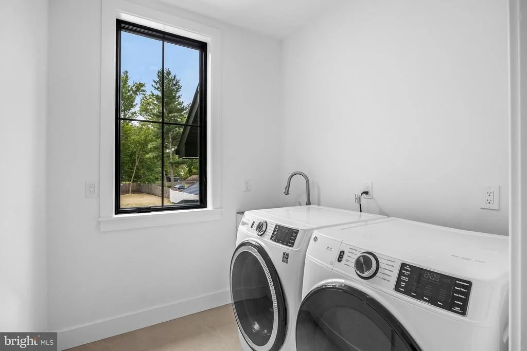 Photo of 8 CHAPEL AVE