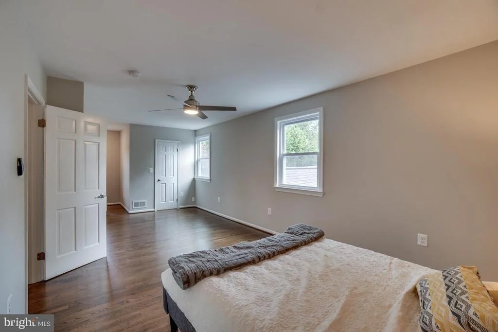 Photo of 913 SADDLEBACK COURT