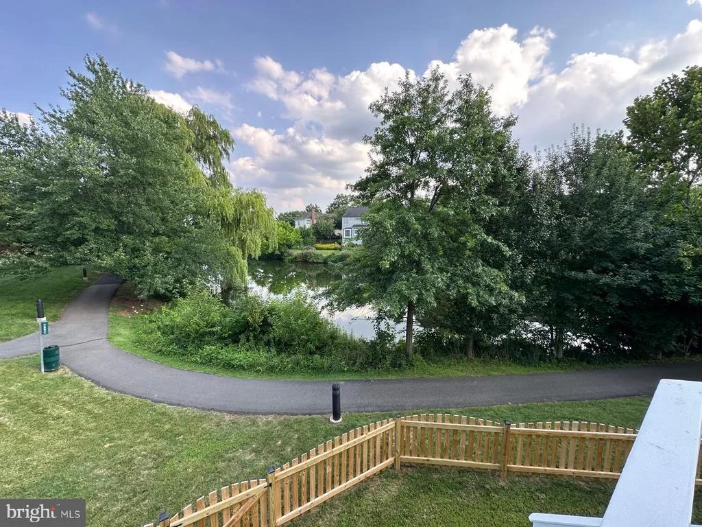 Photo of 43997 NEEDMORE COURT