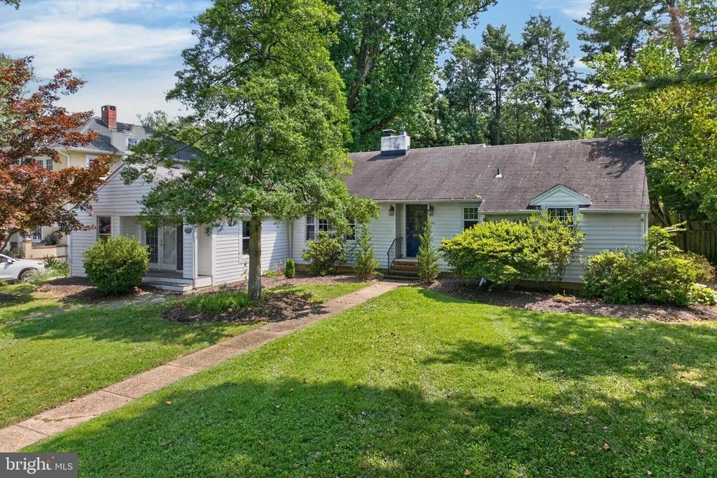 Photo of 111 WARDOUR DRIVE