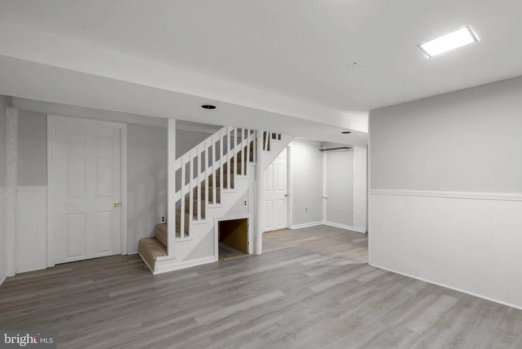 Photo of 9911 RENFREW ROAD