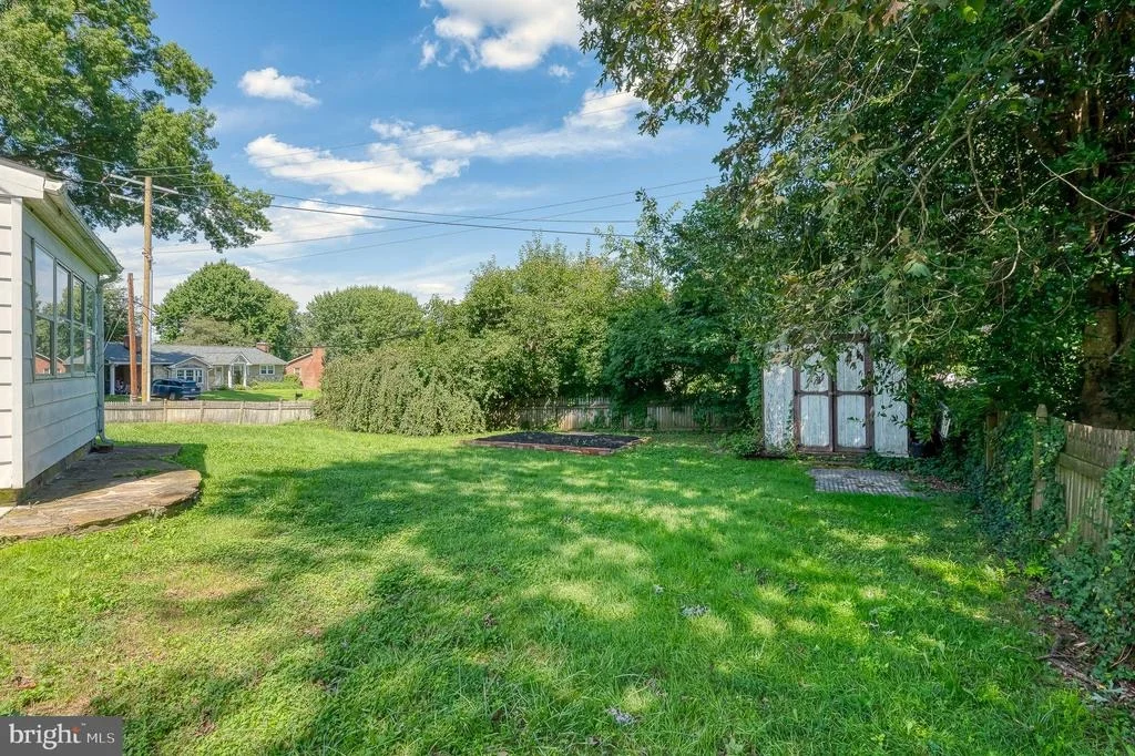 Photo of 625 FOXCROFT DRIVE