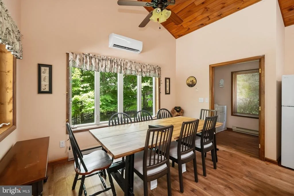 Photo of 365 PINNACLE DRIVE