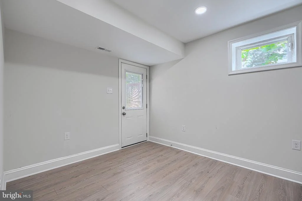 Photo of 11305 MAPLEVIEW DRIVE