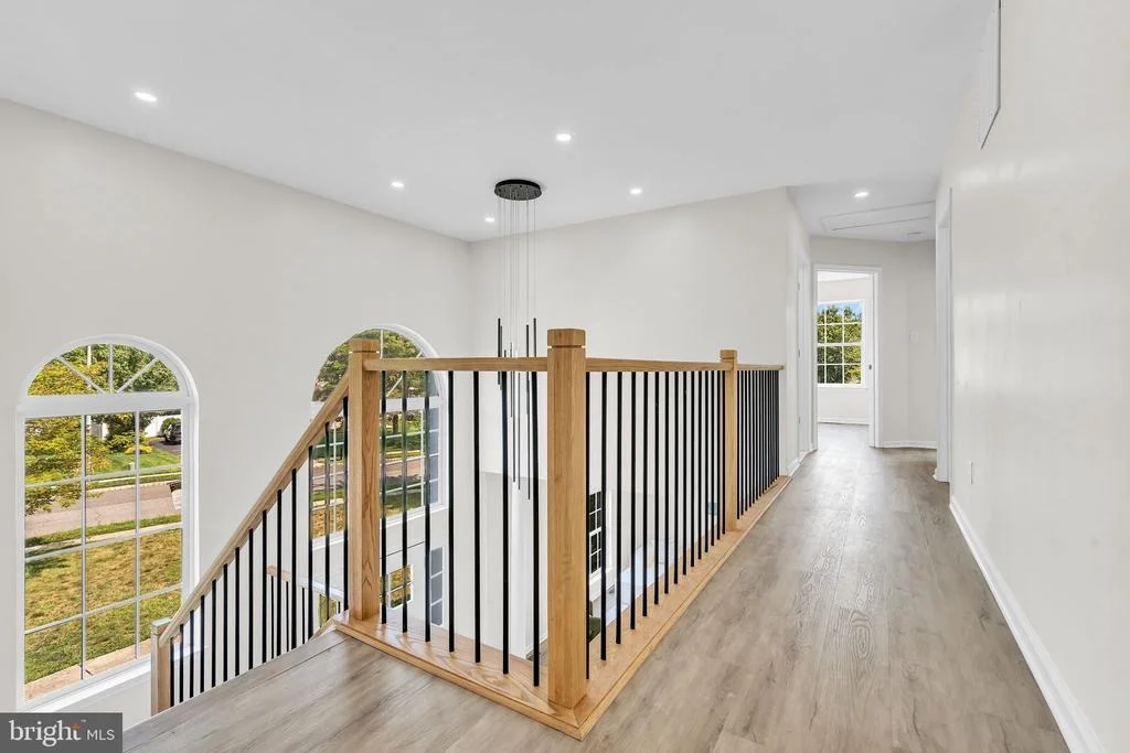 Photo of 1055 HUNTINGDON DRIVE