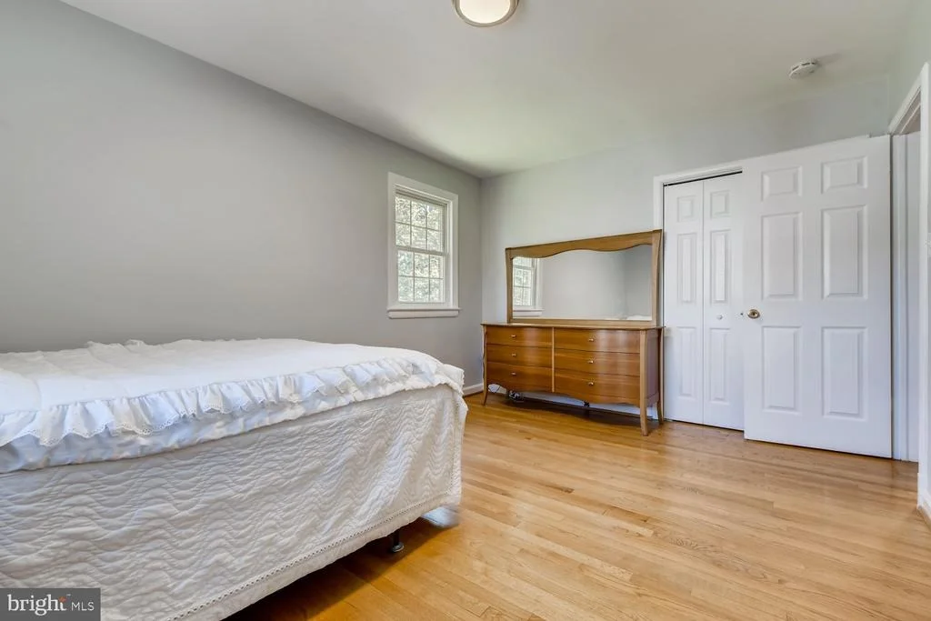 Photo of 706 VENICE DRIVE