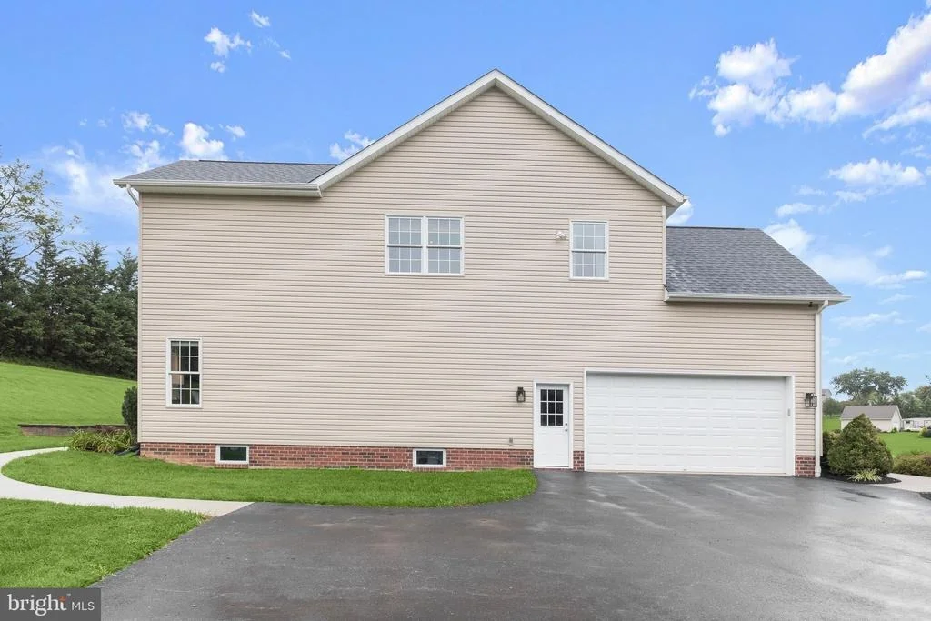 Photo of 4175 THOMAS DRIVE