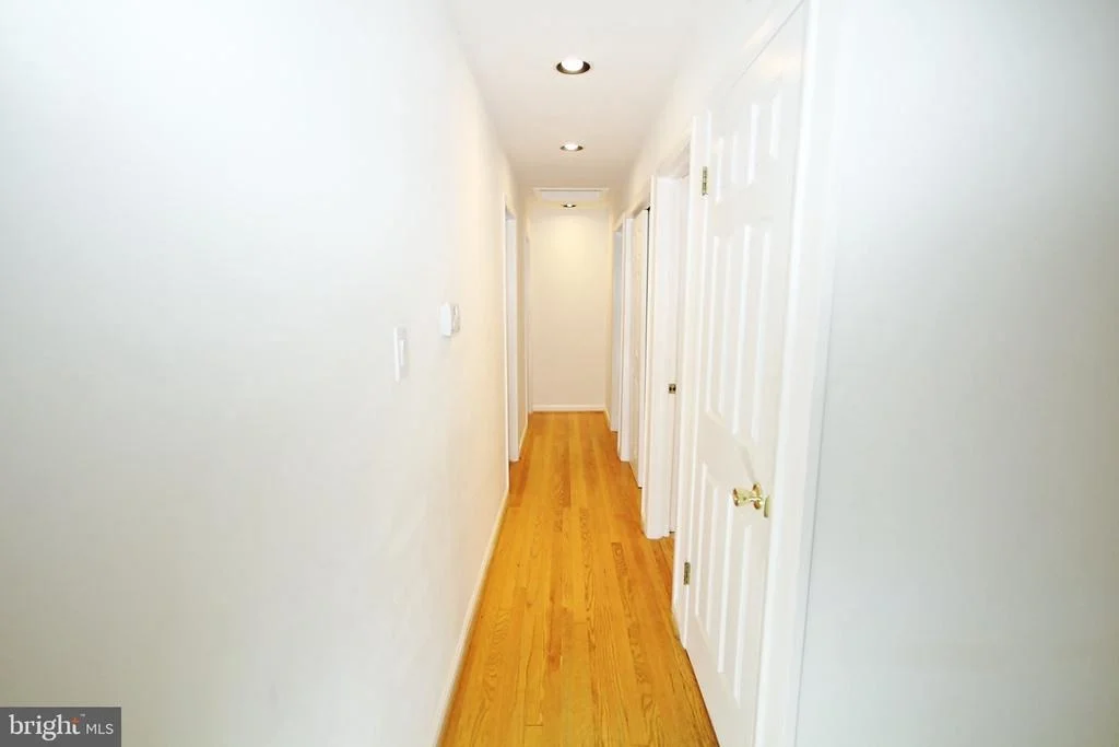 Photo of 5504 INVERCHAPEL ROAD